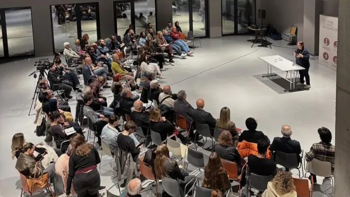 Aristoteles'in felsefesi Pancar Deposu'nda konuşuldu