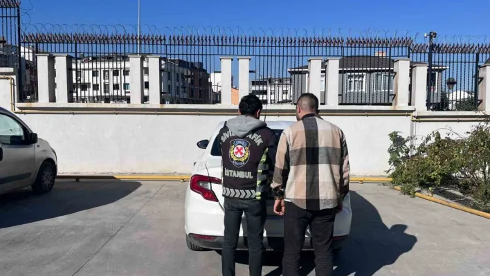 Arnavutköy'de, kırmızı ışıkta geçip karşıya geçen çocukları tehlikeye atan sürücü yakalandı