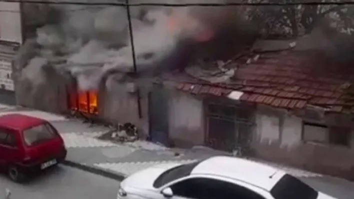 Arnavutköy'de korkutan gecekondu yangını