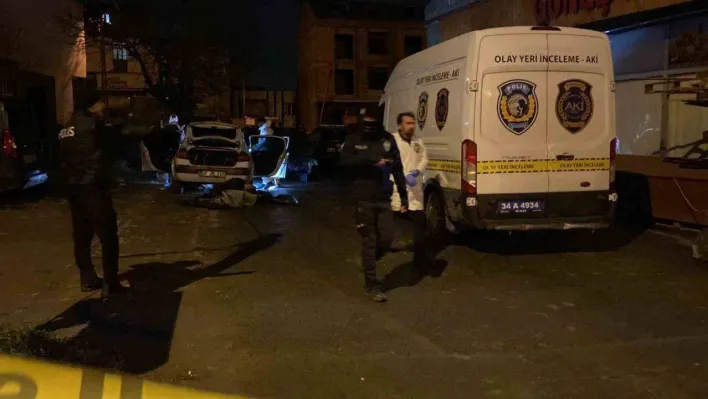 Arnavutköy'de polisten kaçmaya çalışan torbacı, polisle çıkan arbedede kendini vurdu