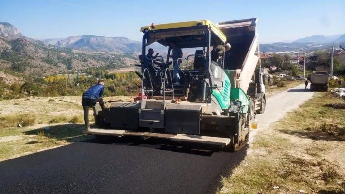 Asfaltlama çalışmaları hız kesmeden devam ediyor