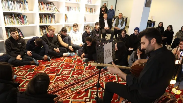 Aşık Veysel ölümünün 52. yıl dönümünde türküleri ile anıldı