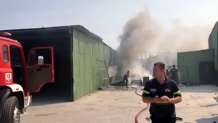 Aşırı ısınan camlar yangın çıkardı: Oto sanayideki yangın paniğe neden oldu