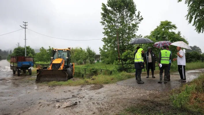 Aşırı kuvvetli yağışa Sakarya Büyükşehir Belediyesi'nden anında müdahale