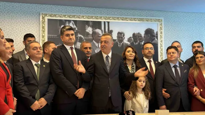 Ataşehir Belediyesi'nde devir teslim töreni düzenlendi