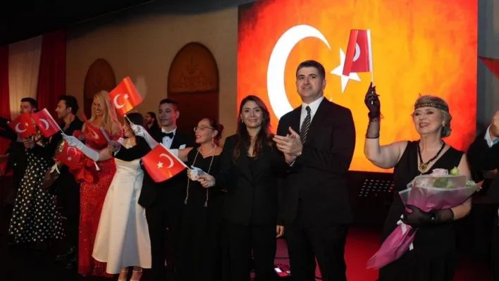 Ataşehir'de Cumhuriyet'in 102. yılına özel baloda unutulmaz gece