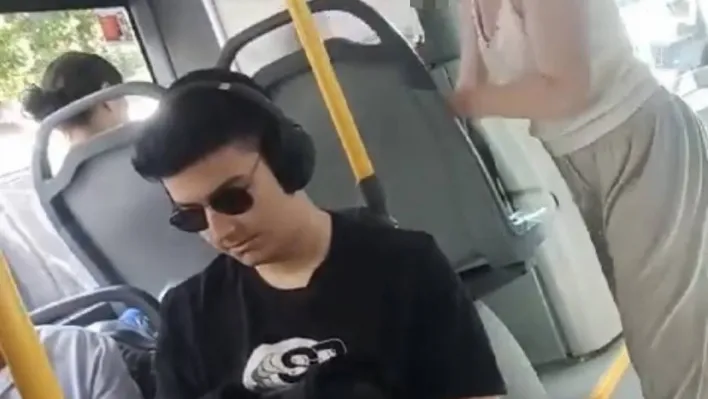 Ataşehir'de İETT otobüsünde akbil tartışması kamerada