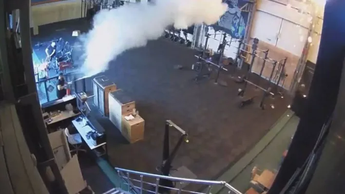 Ataşehir'de spor salonundaki yangının çıkış anı kamerada