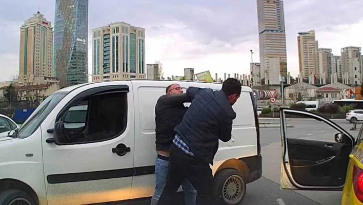 Ataşehir'de trafik tartışması kavgaya dönüştü