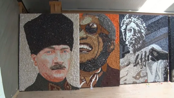 Atıkları sanat eserine dönüştürdü, tabloları tüm dünyada yer buldu