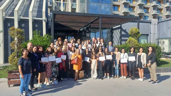 Avcılar'da 'Üreten Eller' projesine katılan 35 kadın sertifikasını aldı
