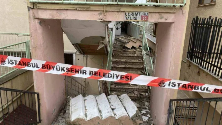 Avcılar'da merdivenleri çöken bina mühürlendi