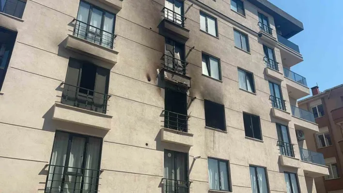 Avcılar'da yangın: 1'i ağır 3 yaralı