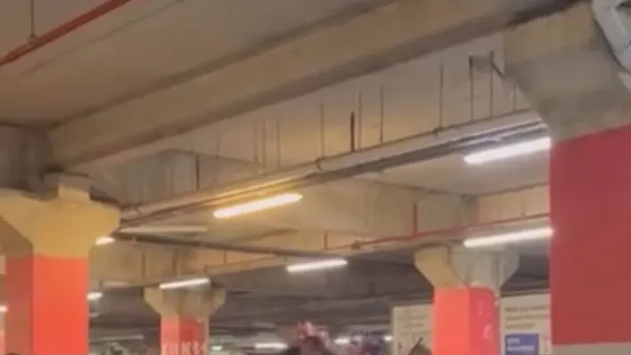 AVM otoparkında iki aile arasında kavga: O anlar kamerada