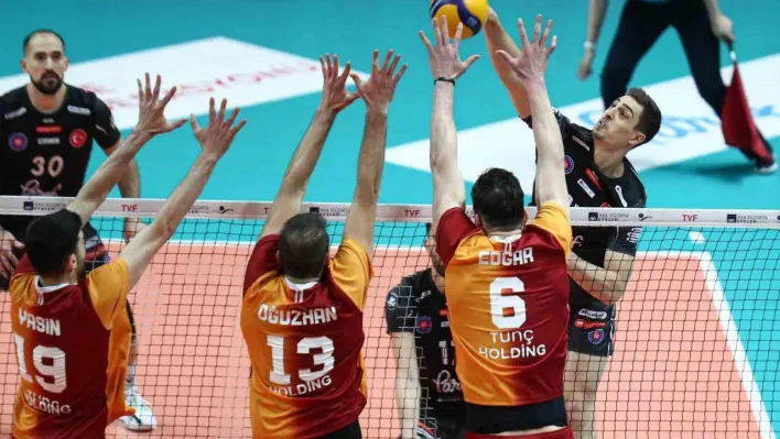 AXA Sigorta Efeler Ligi: Halkbank: 3 - Galatasaray HDI Sigorta: 1