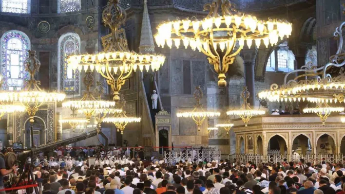 Ayasoyfa Camii'nde Haniye için gıyabı cenaze namazı kılındı