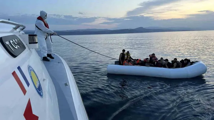 Ayvacık açıklarında 136 kaçak göçmen kurtarıldı, 29 kaçak göçmen yakalandı