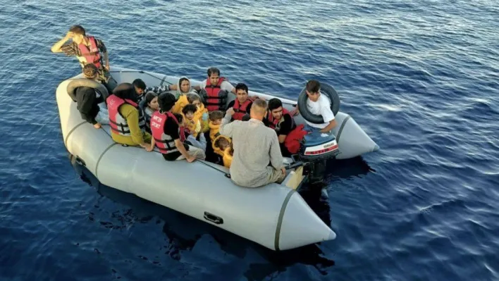 Ayvacık açıklarında 20 kaçak göçmen yakalandı