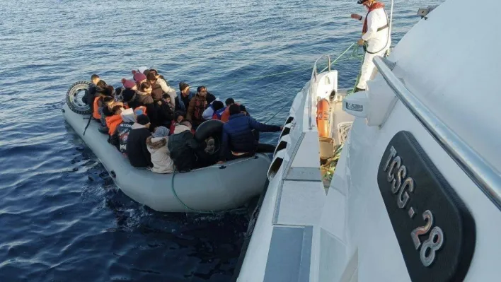 Ayvacık açıklarında 22'si çocuk, 46 kaçak göçmen yakalandı