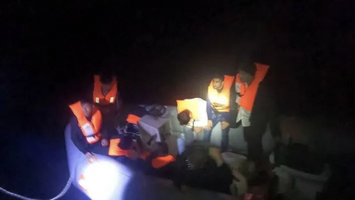 Ayvacık açıklarında 8 kaçak göçmen kurtarıldı