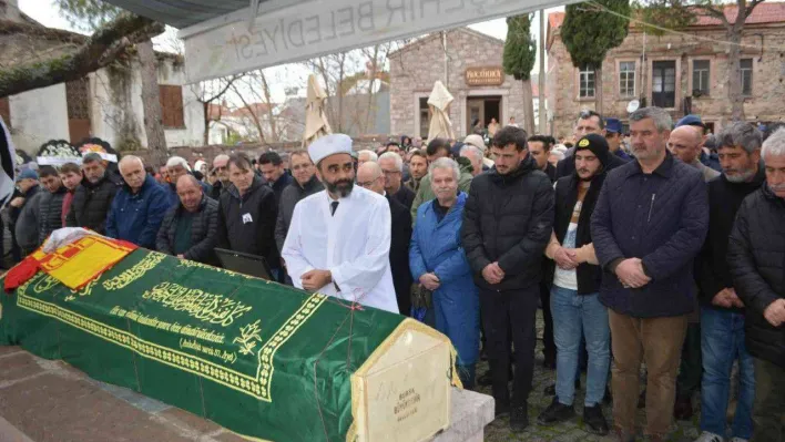 Ayvalık Belediye Başkan Yardımcısı Ersan Bahar gözyaşlarıyla uğurlandı