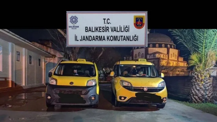 Ayvalık'ta 15 düzensiz göçmen ve 2 organizatör yakalandı