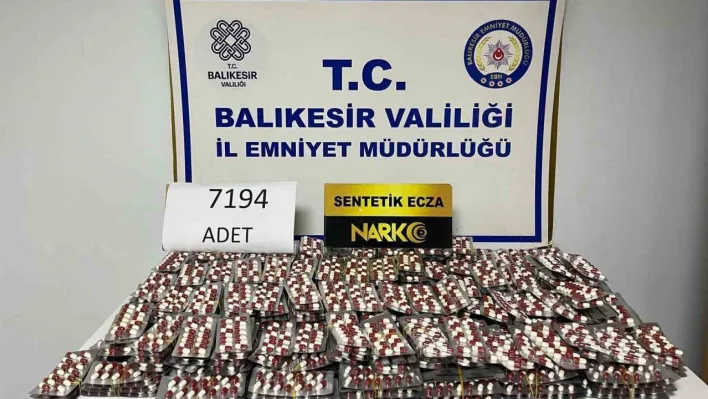 Ayvalık'ta 7 bin 194 adet sentetik hap ele geçirildi
