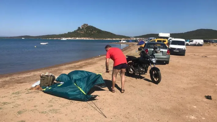 Ayvalık'ta kamp alanların dışındaki çadır ve karavanlar zabıta tarafından kaldırıldı