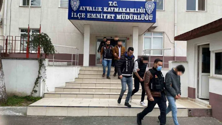 Ayvalık'ta polisten rekor operasyon: 7 bin 194 adet uyuşturucu hap ele geçirdi