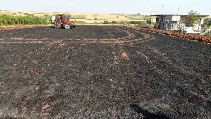 Babaeski'de 2.5 dönüm buğday tarlası küle döndü