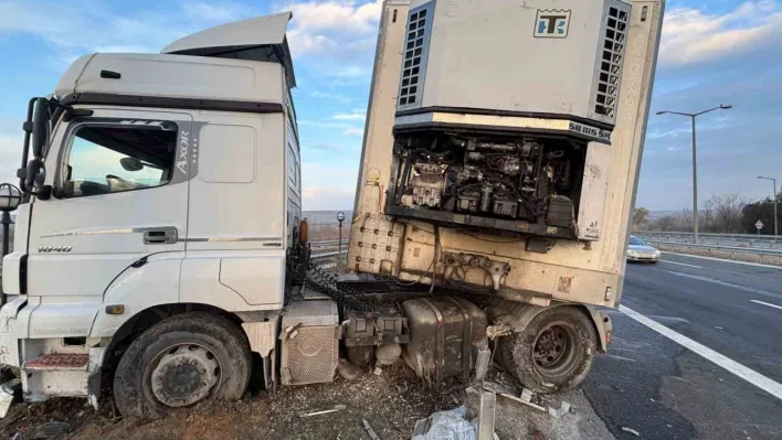 Babaeski'de direksiyonda kalp krizi geçiren tır şoförü öldü