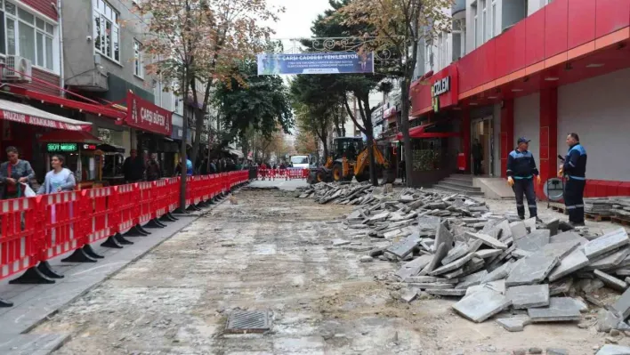 Bağcılar Çarşı Caddesi modern görünümüne kavuşuyor