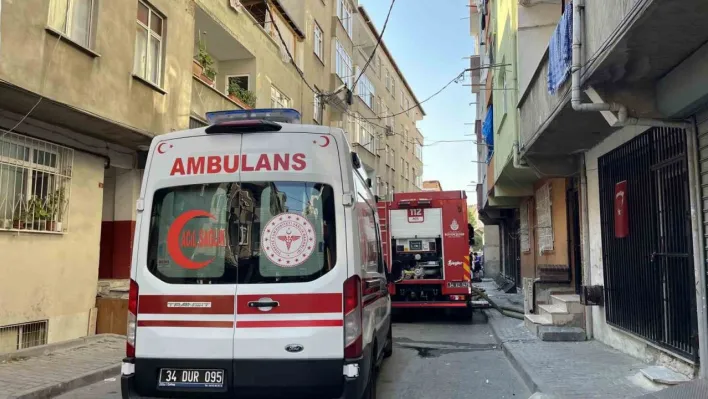 Bağcılar'da 5 katlı binada yangın