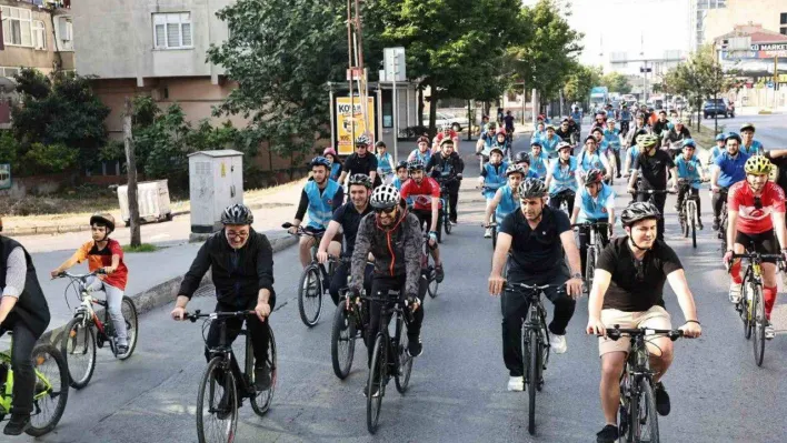 Bağcılar'da bisiklet tutkunları çevre için pedal çevirdiler
