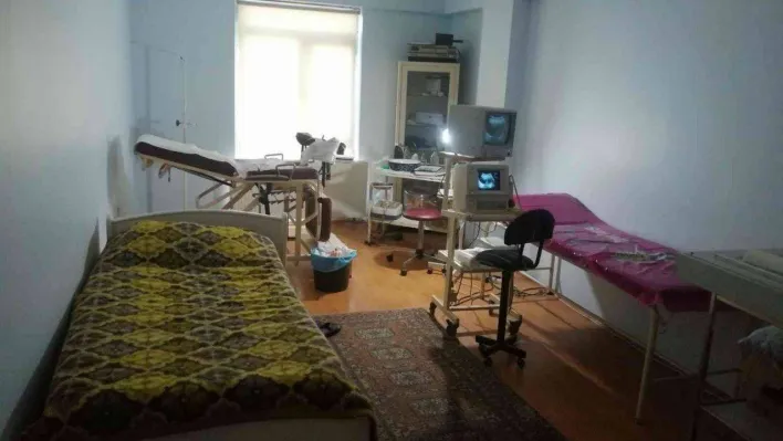 Bağcılar'da kaçak muayenehaneye baskın: Emekli doktor gözaltına alındı