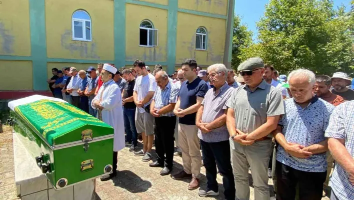 Bağışlanan organlarıyla 5 kişiye umut olan devlet ses sanatçısı son yolculuğuna uğurlandı