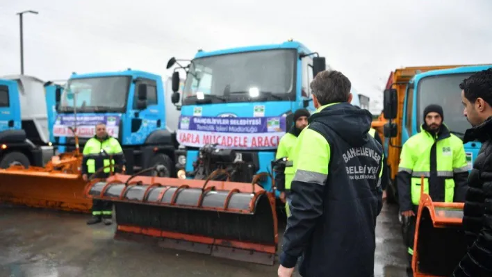 Bahçelievler'de kar yağışına karşı bin 200 personel, 152 araç ve iş makinesi 7/24 görev yapacak