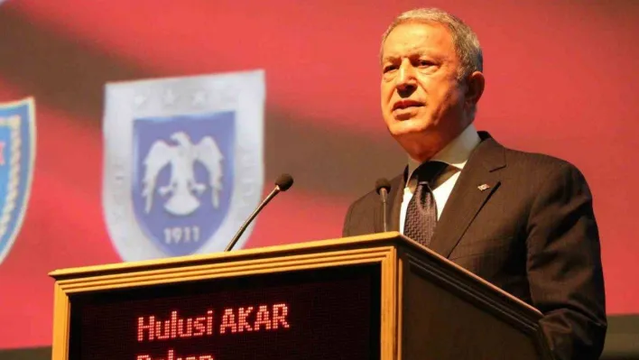 Bakan Akar: 'PKK/YPG destekçileri, teröristlere helikopter vererek bir kez daha suçüstü yakalanmışlardır'