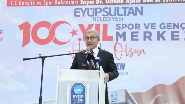 Bakan Bak, Eyüpsultan'da 100. Yıl Spor ve Gençlik Merkezi'nin açılışını yaptı