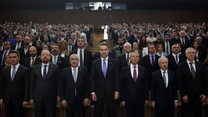 Bakan Bayraktar: 'Enerjide bağımsız bir Türkiye hedefinde en önemli görev enerji uzmanlarına düşüyor'