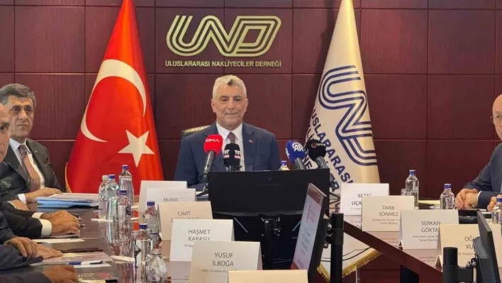 Bakan Bolat: 'Türkiye milli gelirinin 13'de 1'ini kara, hava, deniz ve demiryollarından oluşan lojistik sektörü sağlıyor'