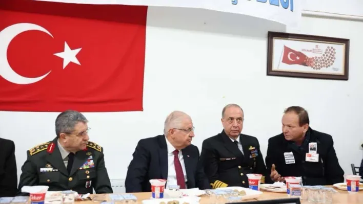 Bakan Güler'den şehit ailelerine ziyaret