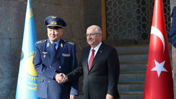 Bakan Güler, Kazakistan'ın Savunma Bakanı Dauren Kosanov ile görüştü