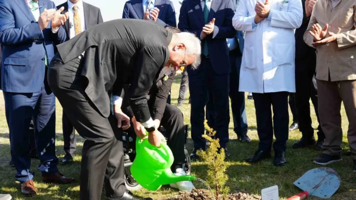 Bakan Memişoğlu: 'Esasında her bir ağaç candır, canlıdır. O cana iyi bakmamız gerekir'