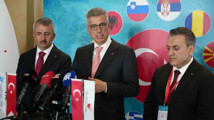 Bakan Memişoğlu: '(İstanbul depremi) Şu anda hastanelerimizde 32 yaralımız var, durumları iyi'