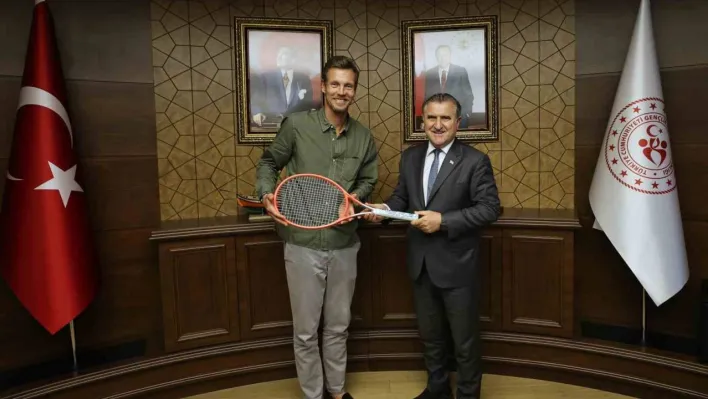 Bakan Osman Aşkın Bak, ünlü tenisçi Tomas Berdych ile görüştü