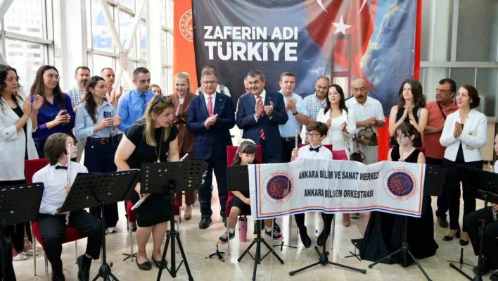 Bakan Tekin: ''LGS'den pis koku geliyor' diyorlar, o koku CHP'li belediyelerin rüşvetle yargılandıkları sürecin içerisinden geliyor'