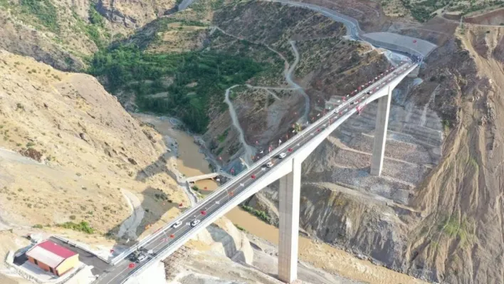 Bakan Uraloğlu: '3 yıl önce hizmete giren Beğendik Köprüsü ile 46 milyon lira tasarruf elde edildi'