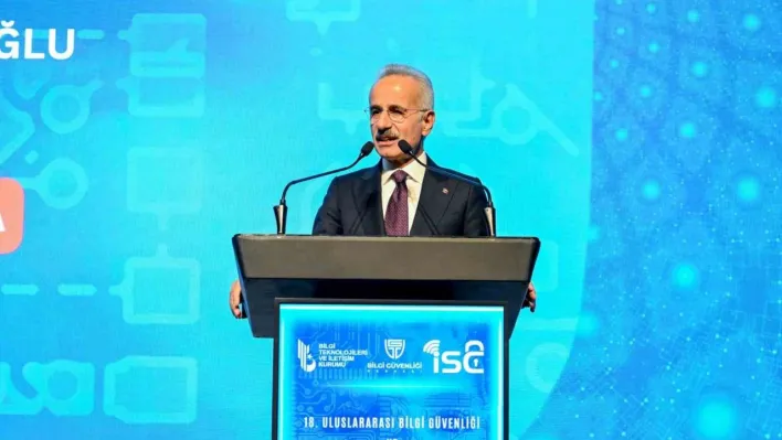Bakan Uraloğlu: '5G teknolojisi, yüksek hızı, düşük gecikme süresi ve geniş bağlantı kapasitesiyle dijital ekosistemimizi yeniden şekillendirerek her alanda yenilikçi çözümler sunacak'