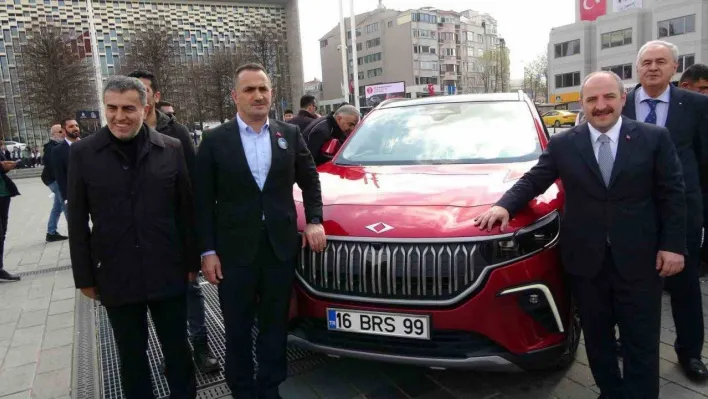 Bakan Varank yerli otomobil Togg ile Taksim Meydanı'na geldi